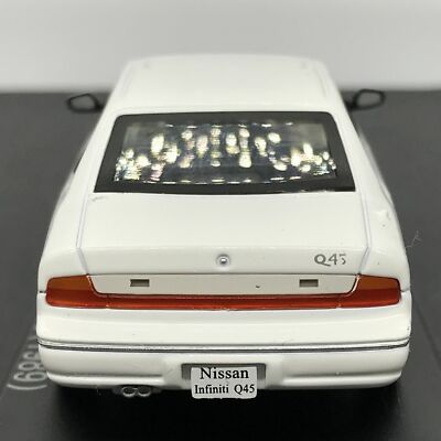 Mini Car Nissan Infiniti Q45 1989 1/43 Scale Box Display Diecast