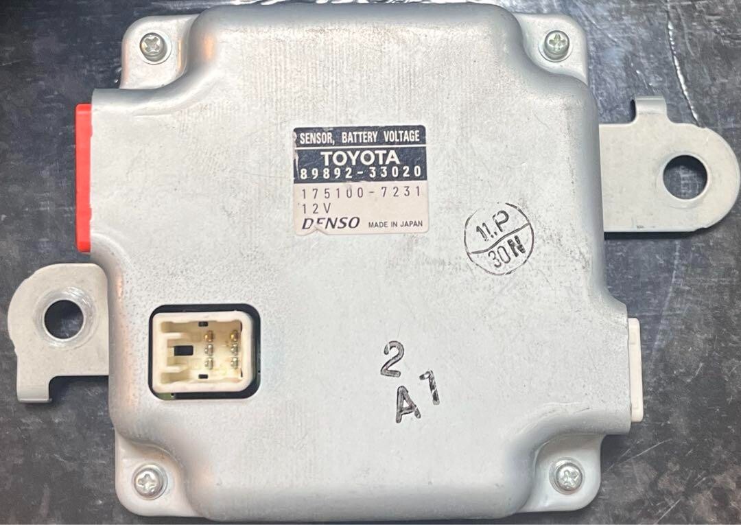 Toyota Camry HV Hybrid Voltage Sensor 89892-33020 DENSO From Japan