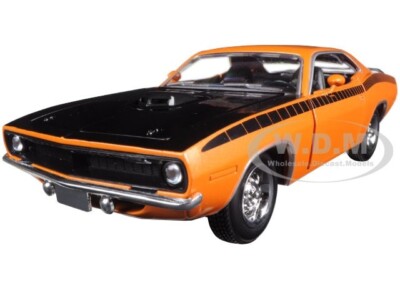 1970 PLYMOUTH BARRACUDA ORANGE 1/25 DIECAST MODEL CAR BY NEW RAY