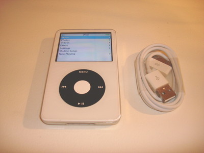 APPLE iPOD CLASSIC 5.5 GEN. WHITE CUStOM THIN 80GB. DRIVENEW