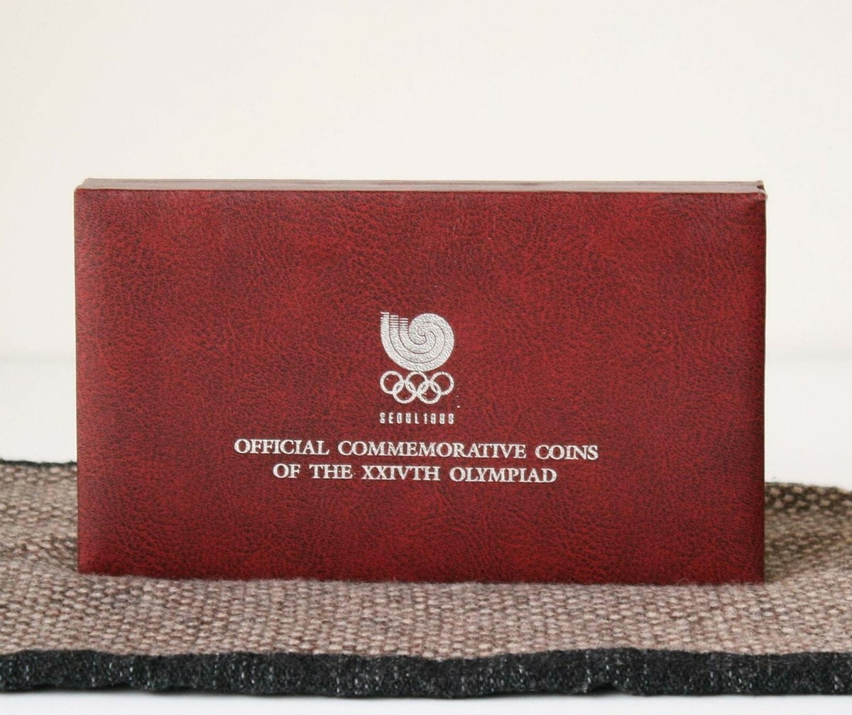 希少レア1988年ソウルオリンピック 記念ボール 台座付 2個セット 1988