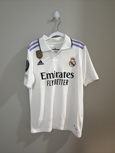 Real Madrid 22/23 Adidas Home Kit Eduardo Camavinga Youth Medium