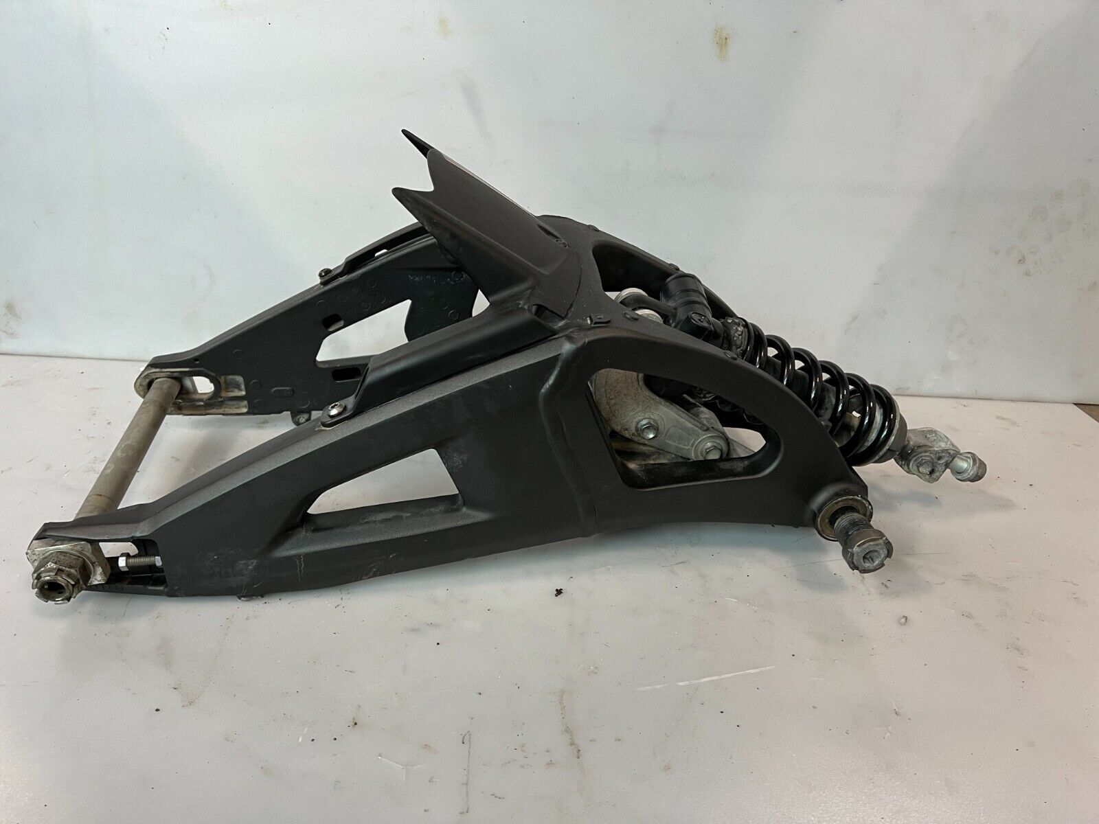 21-24 Kawasaki ZX10R ZX10 Ninja Rear Swingarm Swing Arm Suspension