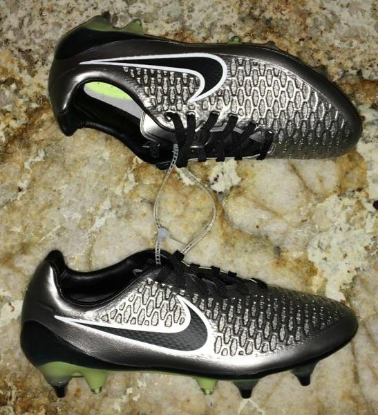 シューズ NIKE Magista Opus HG-E 27cm c49388f90ee0.jpg?width=3840&