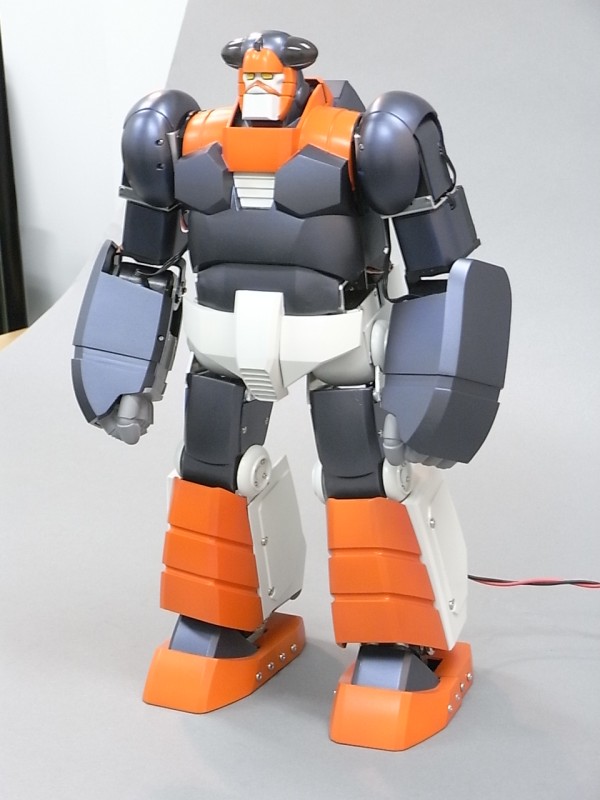 原作者の描き下ろし設定画から「プラレス3四郎」をリアル世界に再現