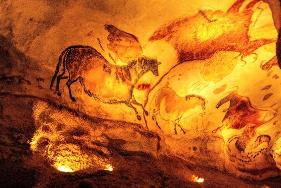 約2万年前の氷河期の洞窟壁画に描かれている謎の図形が一種の「暦」を