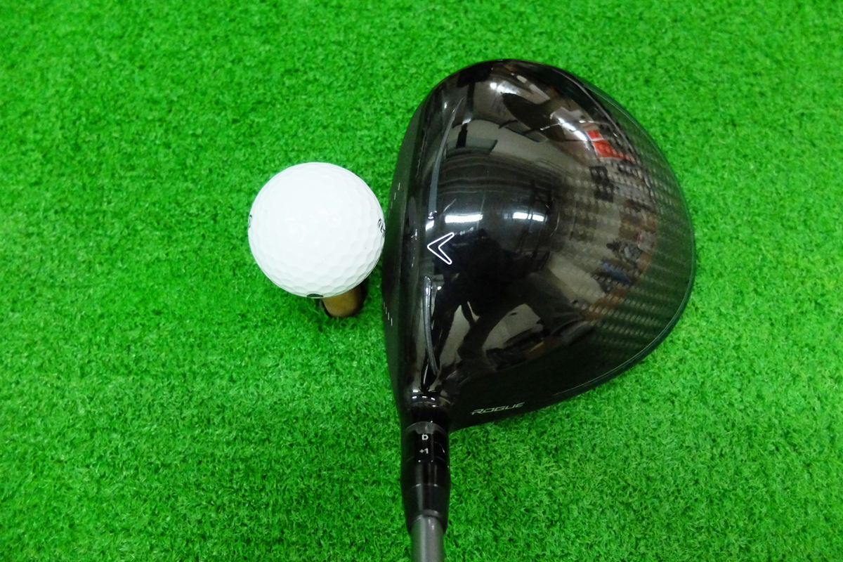 構えてみると？ 高い直進安定性、低スピンで飛ばす「キャロウェイ