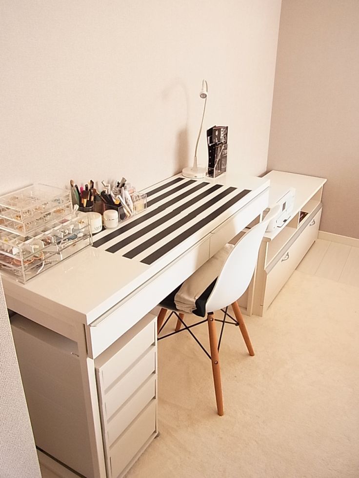 IKEAのベスト―ブルシュ(BESTÅ BURS)でドレッサー兼PCデスク』