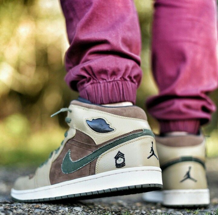 Air Jordan 1 army pack