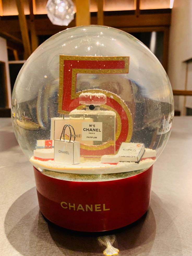 2015シャネルのスノードーム