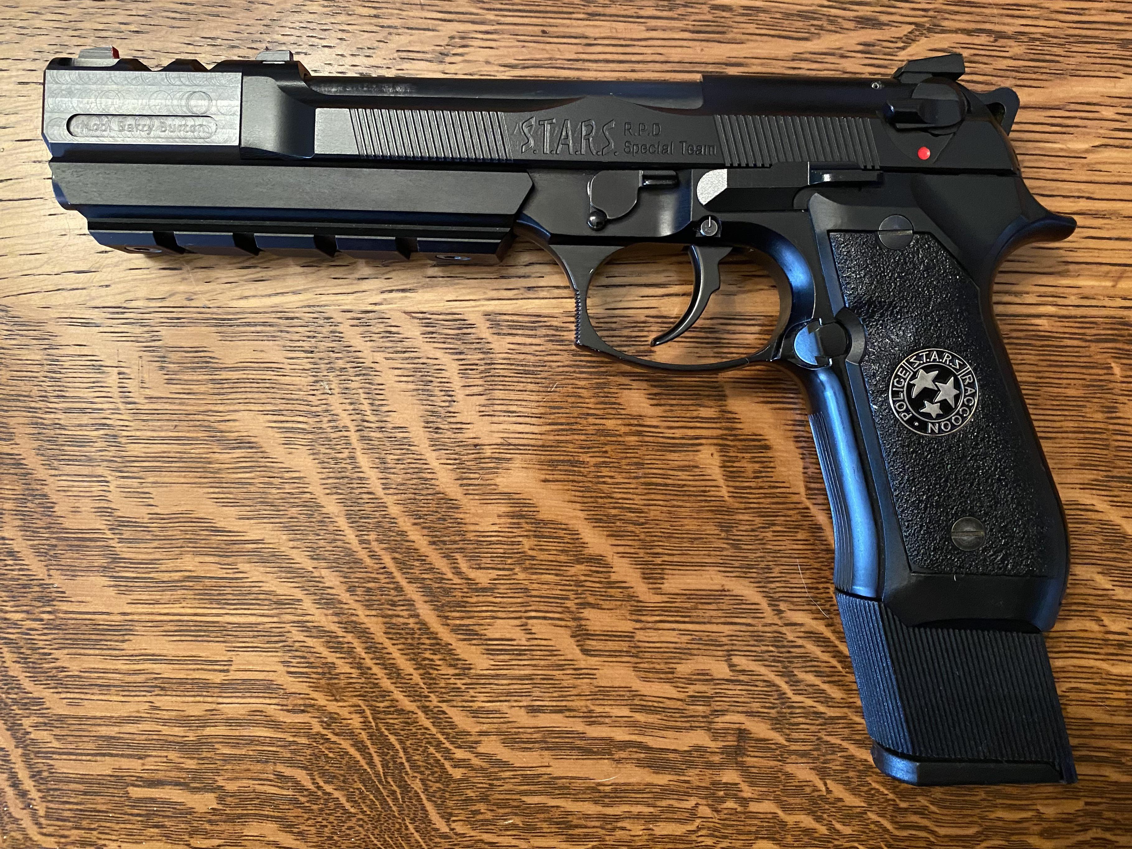 バイオハザード：バリー・バートン V1 サムライエッジ ベレッタ : r