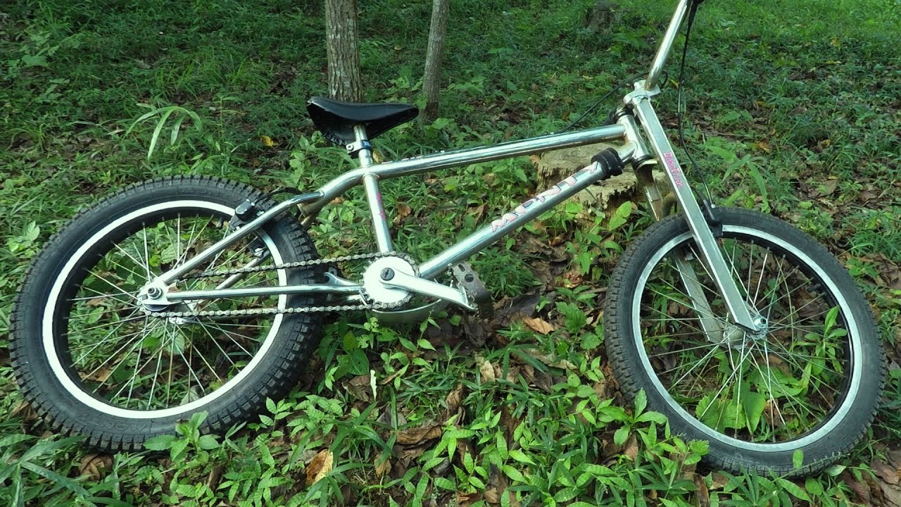 MONTY B-219 - YouTube