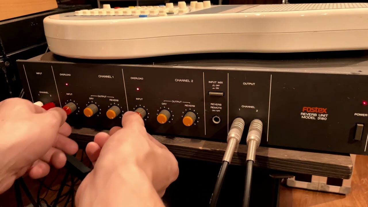 FOSTEX Model 3180 Spring reverb unit - YouTube