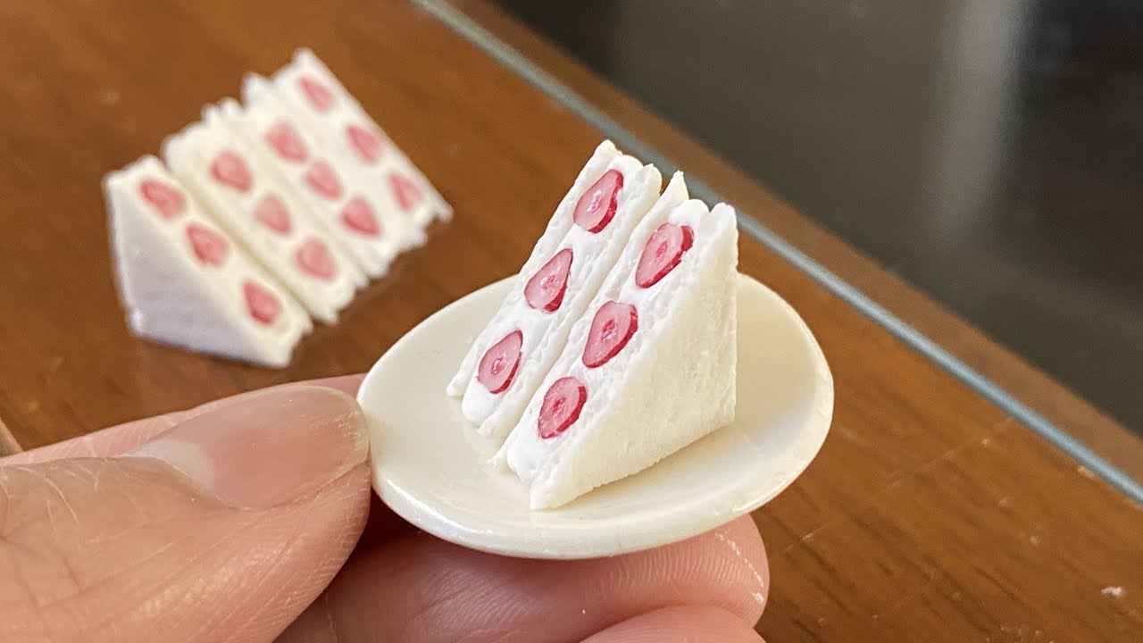 Miniature Food Polymer clay Tutorial【Strawberry Sandwich】 - YouTube