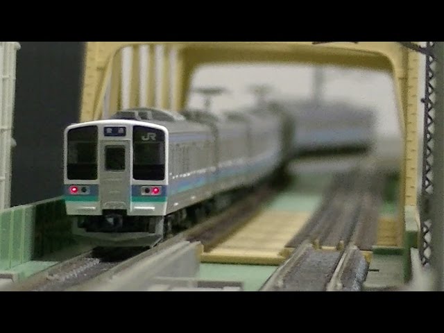Nゲージ TOMIX 211系0番台長野色 走行動画 - YouTube