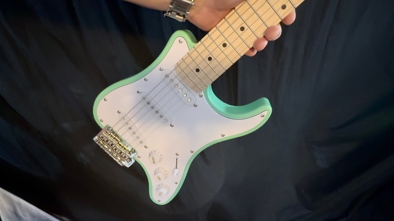 Travelcaster - Unboxing - Traveler Guitar - YouTube