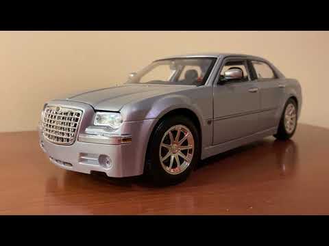 Maisto Chrysler 300C Review (Scale 1/18) - YouTube