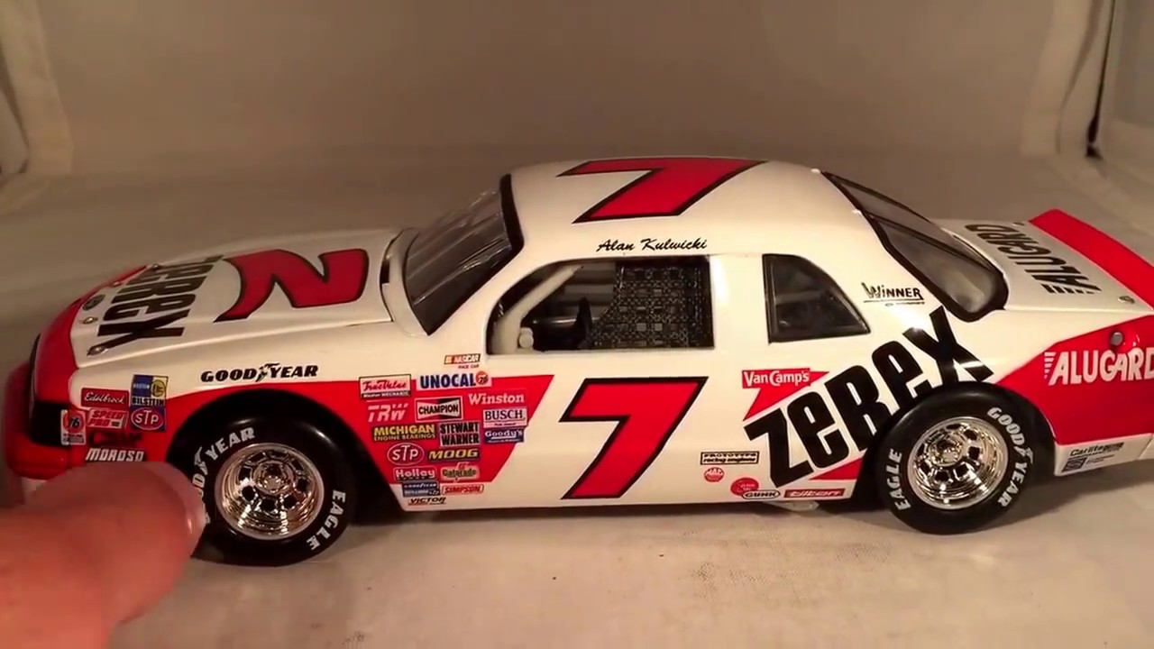 Review: 1987 Alan Kulwicki #7 Zerex Antifreeze Ford Thunderbird 1