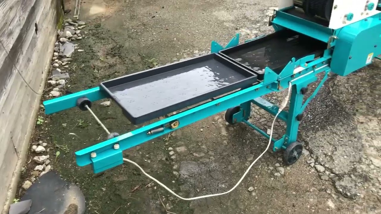 クボタ 播種機 ブルーきんぱ SR-231KRW 農機具でっく 三重 - YouTube