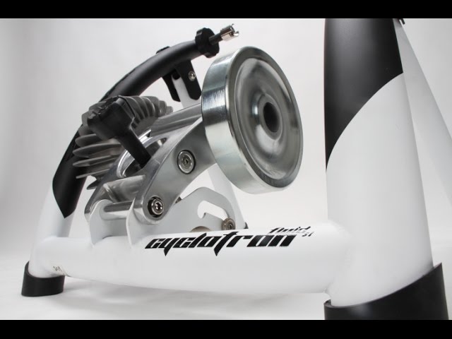 ジャイアント CYCLOTRON FLUID ST 静粛性と実走感に富む固定ローラー台