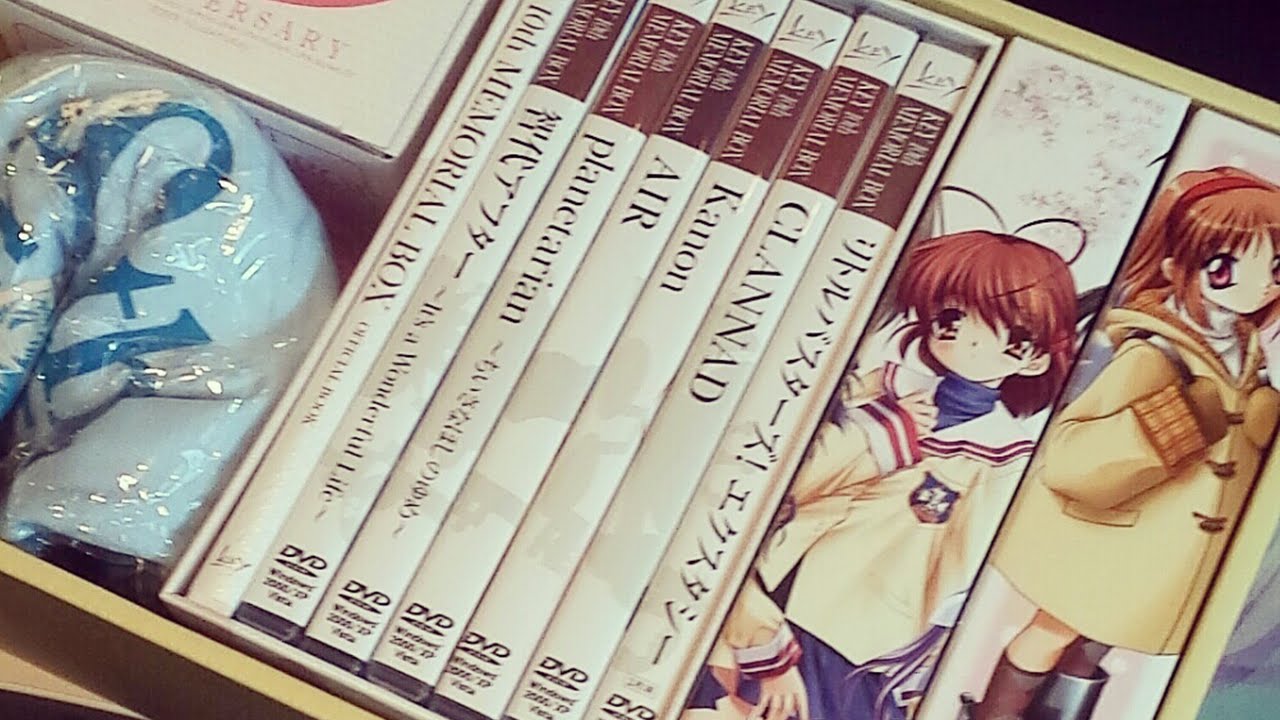 Key 10th Anniversary Memorial Box - YouTube