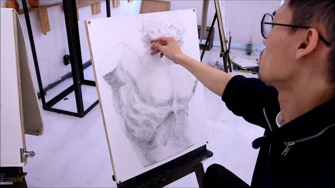 埼玉美術学院 石膏デッサン ラオコーン - YouTube