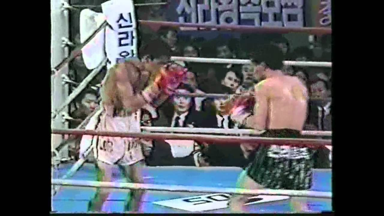 Ricardo Lopez vs Rocky Lin - YouTube