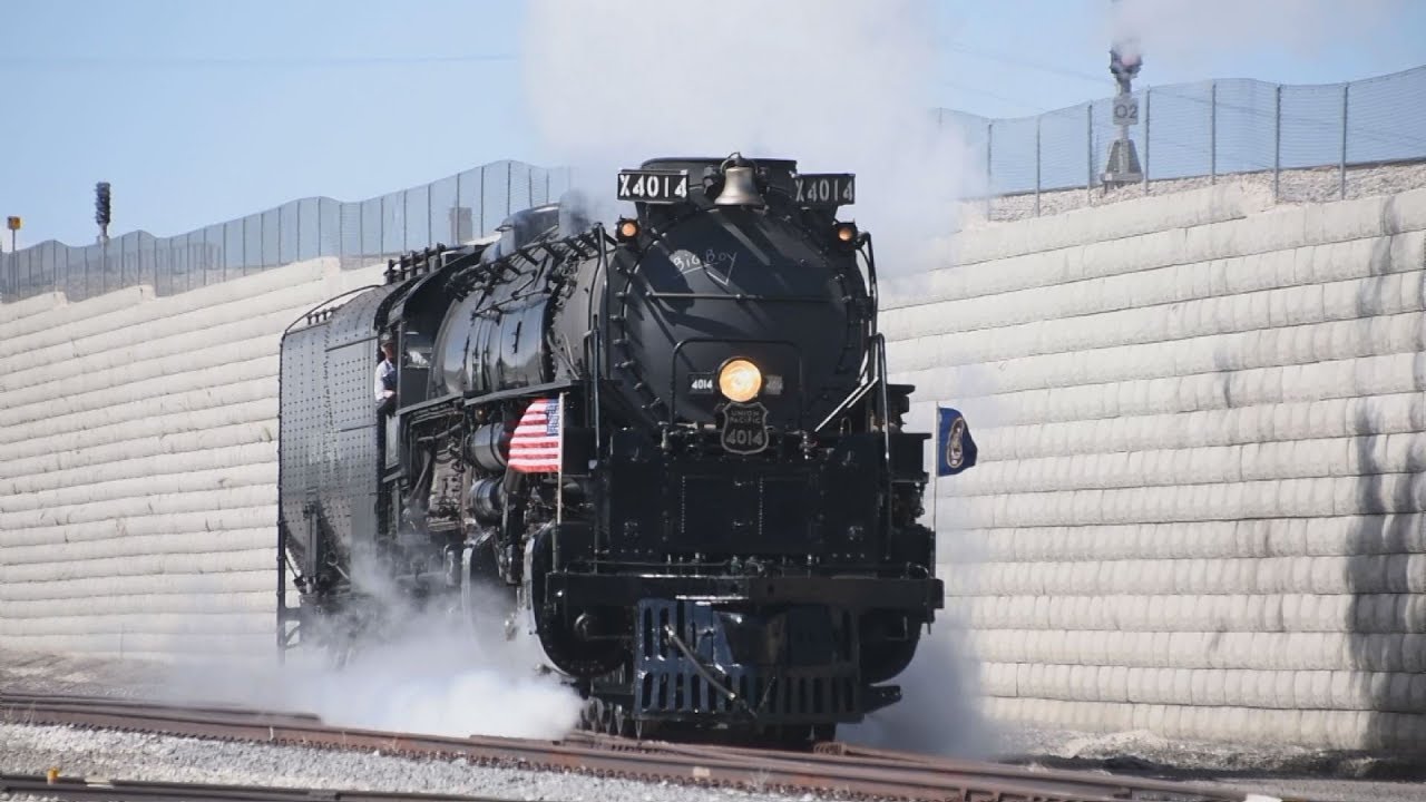 伝説の蒸気機関車でお祝い 米大陸横断鉄道150年 - YouTube