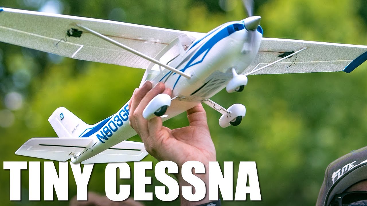 UMX Cessna 182 First Impressions - YouTube