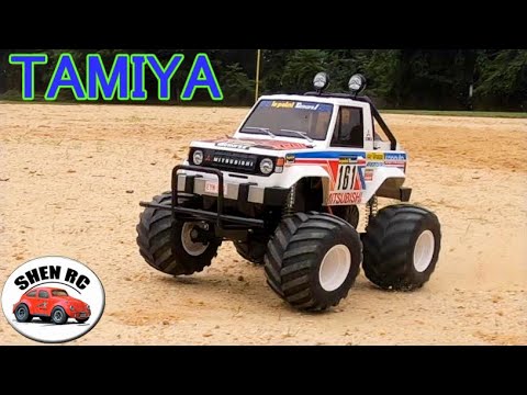 Tamiya Mitsubishi Montero 2WD Wheelie test run in the rain part 1