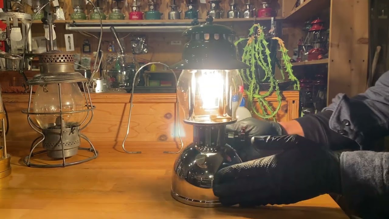 1950's AUSTRAMAX 3/300 vintage lantern Ignition video Australia