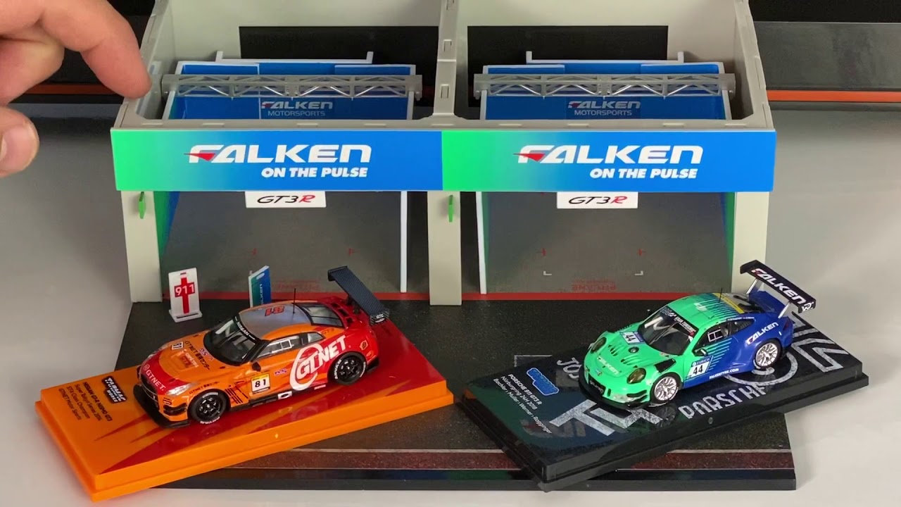 ミニカー TARMAC Porsche911GT3R PIT GARAGE DIORAMA Amazon.co.jp