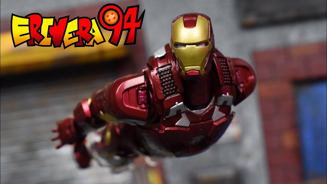 SH Figuarts Avengers IRON MAN MARK 7 & Hall of Armor Action Figure