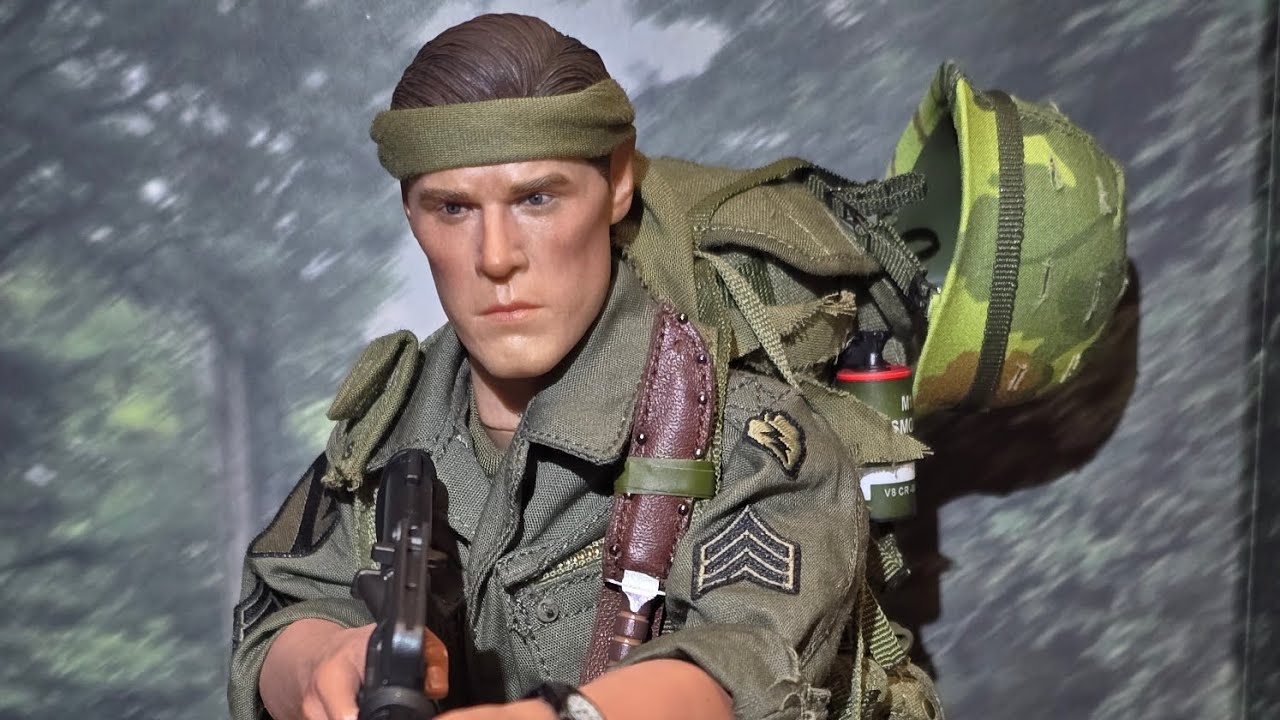 Unboxing the 1/6 scale Hot Toys The Air Force TACP action figure