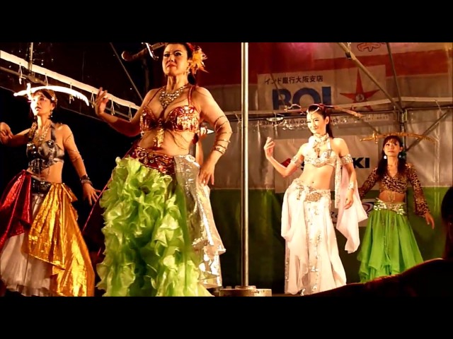 艶やかにソード(剣)を使ってベリーダンス(Belly dannce) インディア