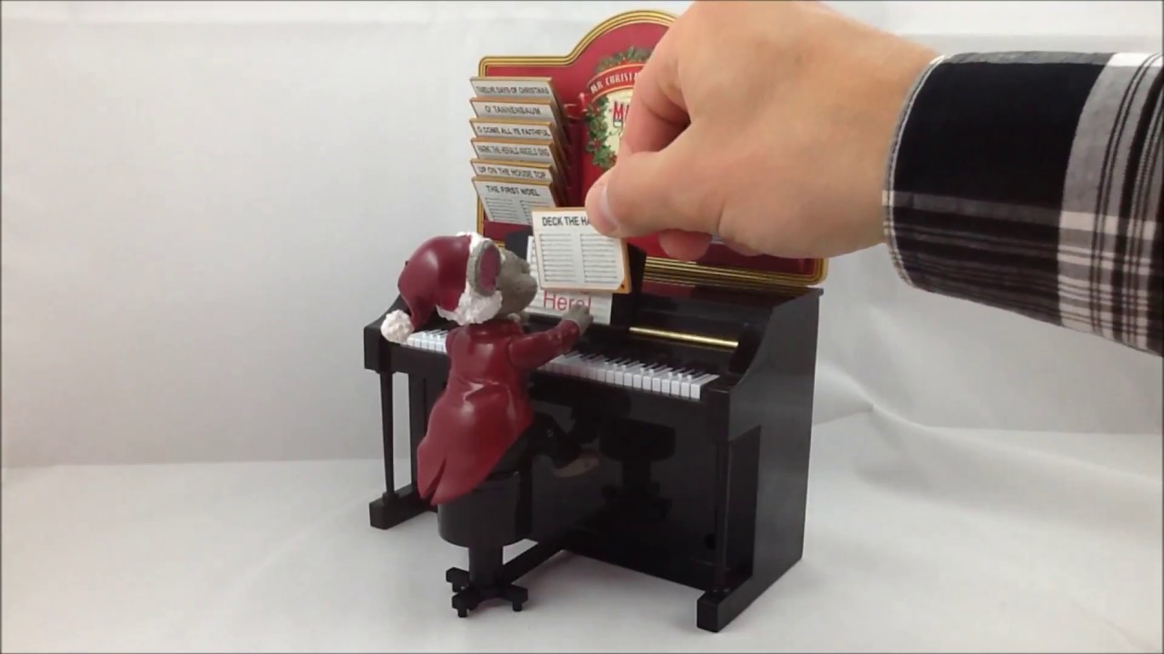 Maestro Mouse Plays Christmas Carols - YouTube