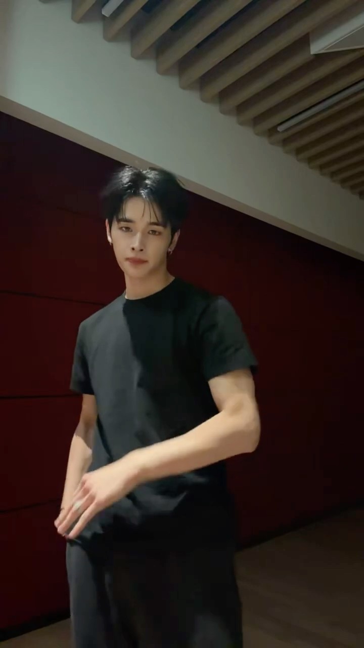 🕺⚡🤖🦾 | #HARU - YouTube