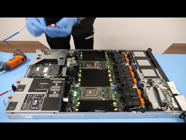 How to install a CPU into a Dell PER620 server - YouTube