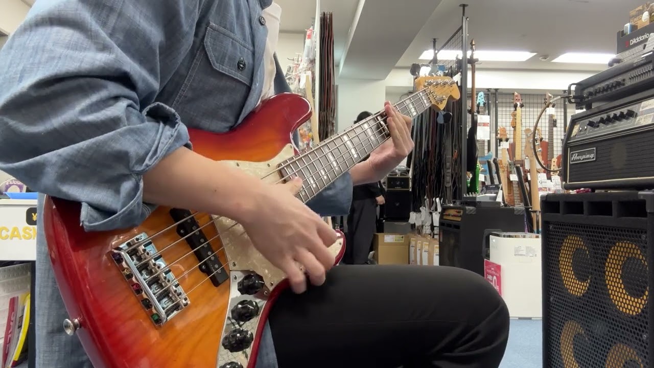 Fender Custom Shop唯一の5弦ベースがこれ！ Custom Classic Jazz Bass