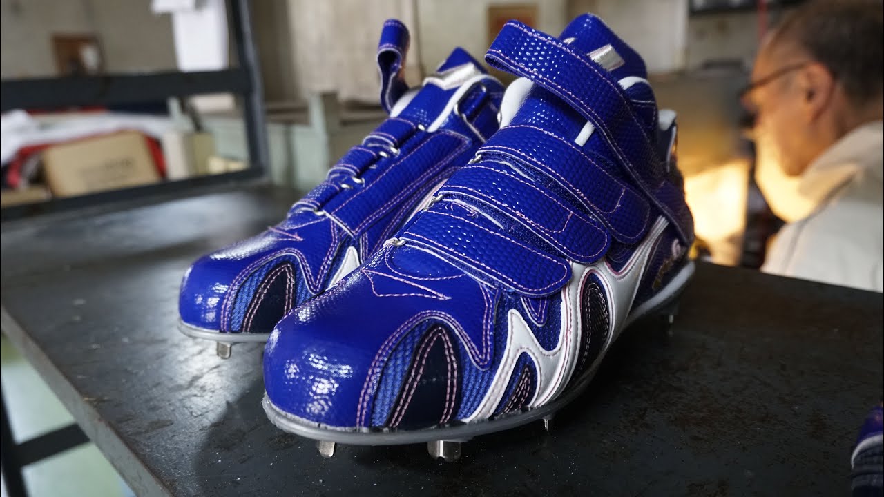 日本製 野球スパイクの製造【ジャガーズ創工】 - YouTube
