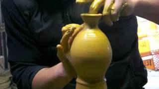 小石原焼ロクロ実演①「徳利」 Koishiwara-yaki is typical of pottery