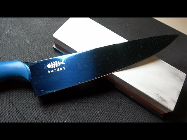 かねこの『きまぐれブルー包丁』を研いでみた - YouTube