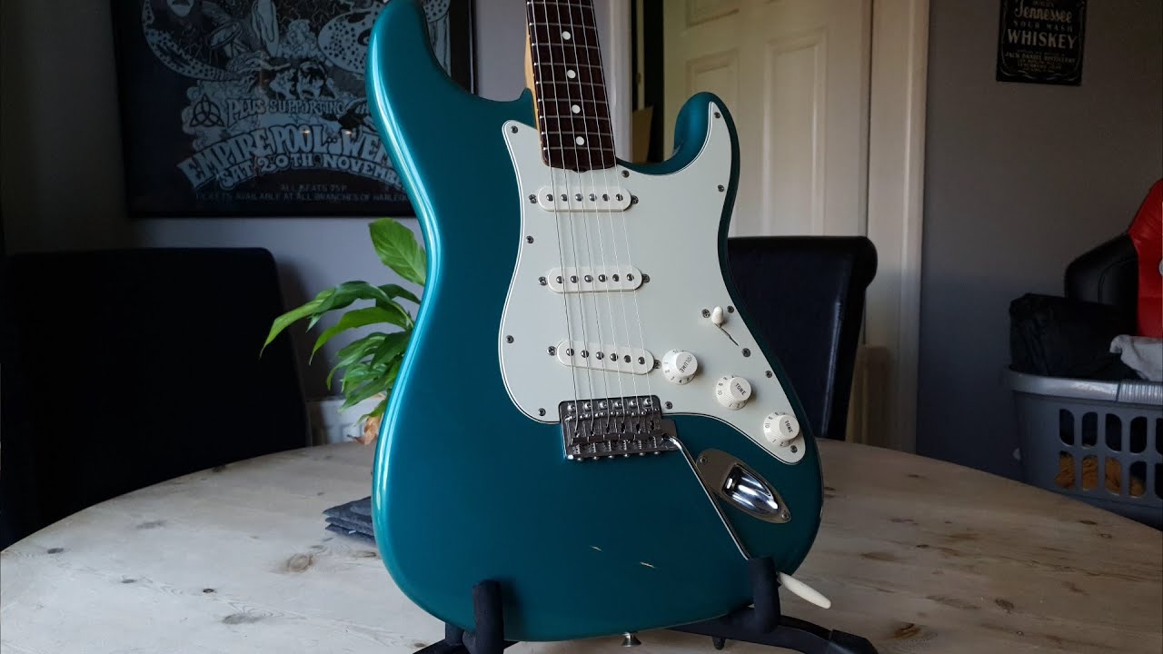 Cool Guitars: Fender American Vintage '62 Stratocaster in Ocean