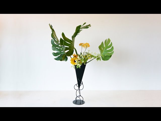 鉄花器作例・ニューティアー - YouTube