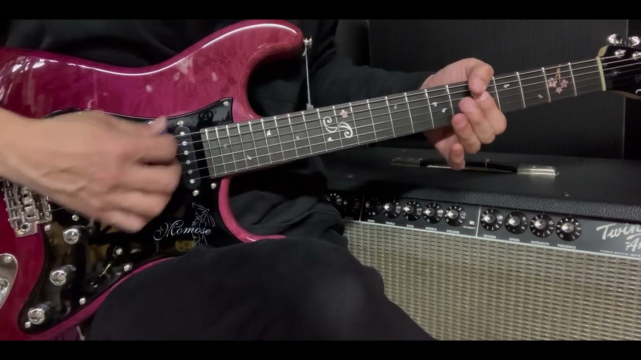 momose MC-SKR/E EQS YZ-GRD 夜桜【商品紹介@Guitar Planet】 - YouTube