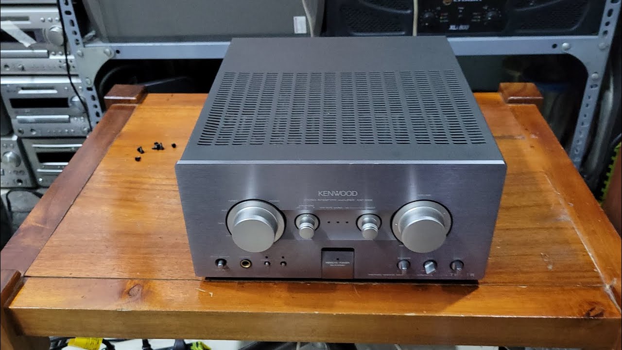 Kenwood Kaf 5002 amplifier is small but powerful, running 4 dual