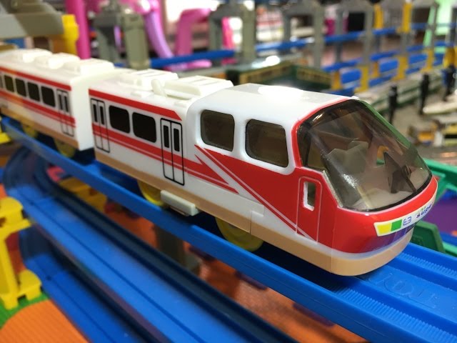 プラレール 名鉄 1000系 パノラマスーパー（限定版） (03611) - YouTube