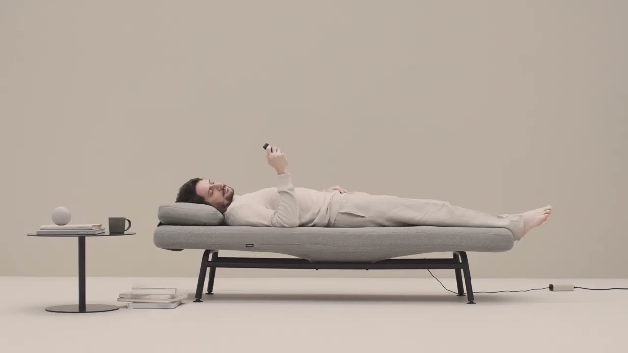 究極のリラックス姿勢を実現した、電動ソファベンチ BARS EX KAMPAKE