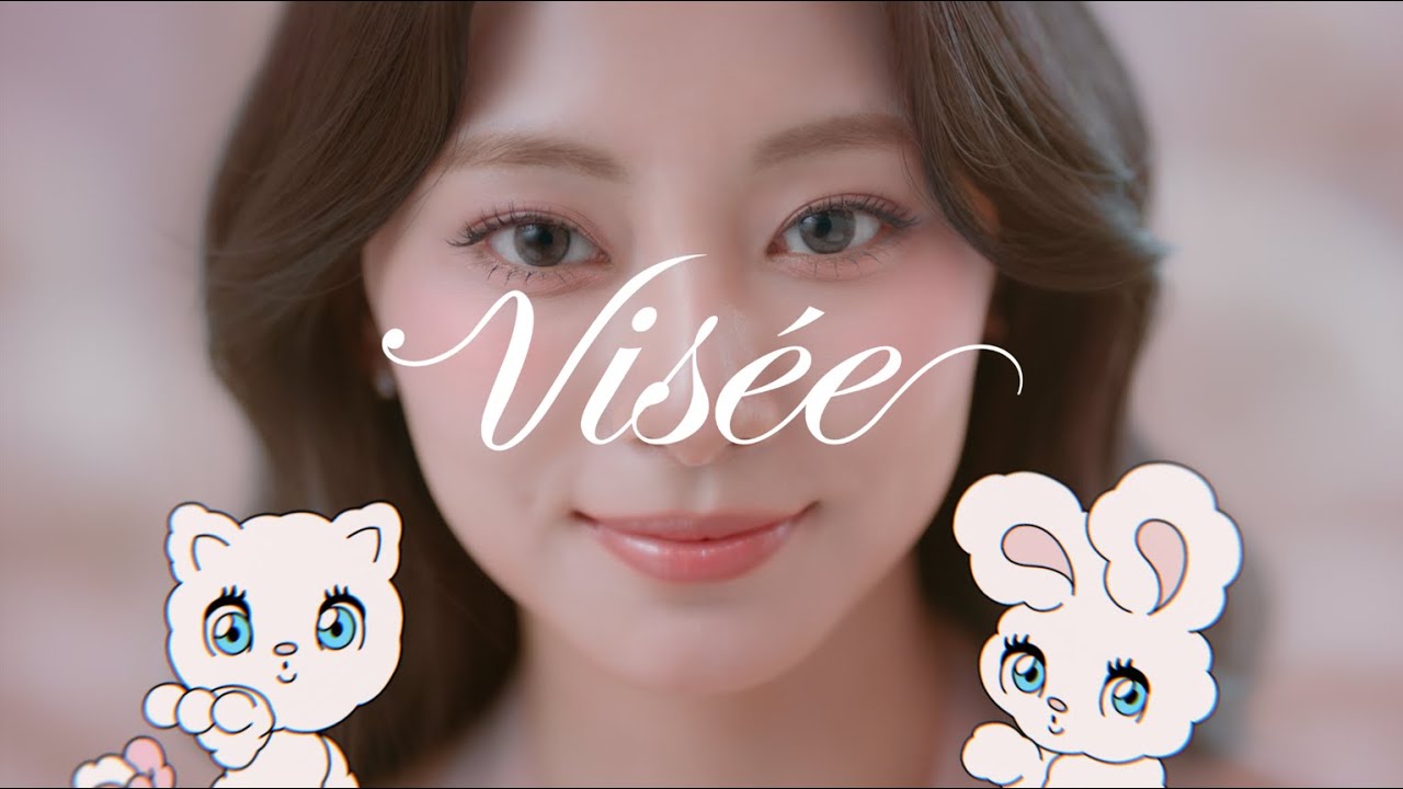 TWICE・ツウィ、ピンクの空間で夢を見ているような艶やかな表情 「foxy