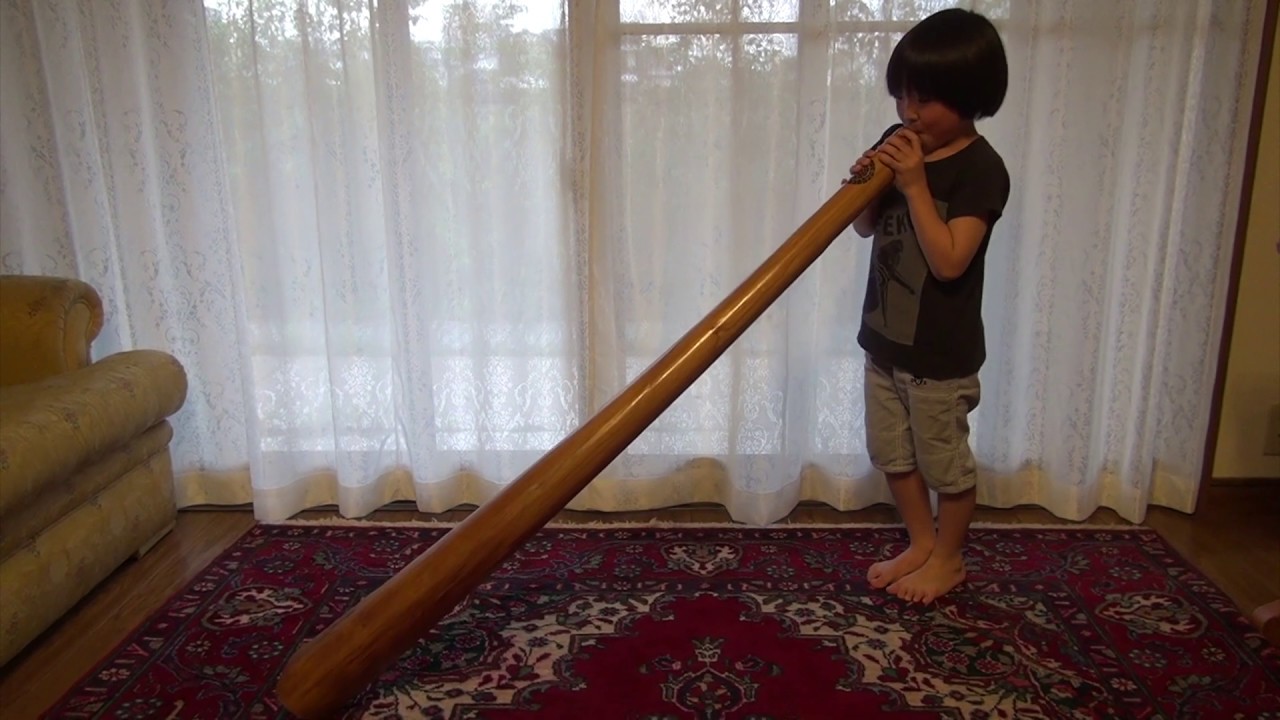 5歳 ディジュリドゥを吹いてみた！ オーストラリアの先住民アボリジニ